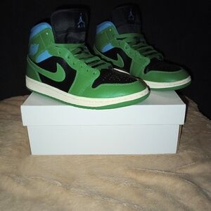 Jordan Blue/Green and Black Women's Athletic shoes Sneakers Green & Aquatone